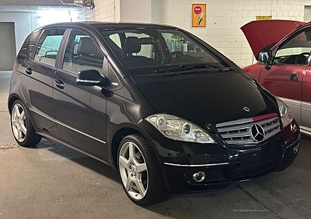 Mercedes-Benz A 200 SportPaket AMG