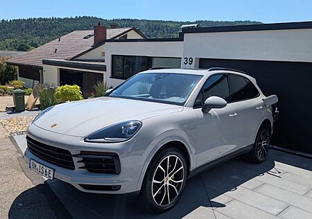 Porsche Cayenne E-Hybrid Platinum Edition