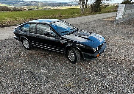 Alfa Romeo GTV 6 2.5