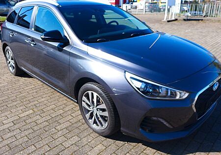 Hyundai i30 cw YES!-1.HAMD-NAVI-RÜCKFAHRKAMERA-KLIMAAUTO