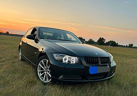 BMW 320i -