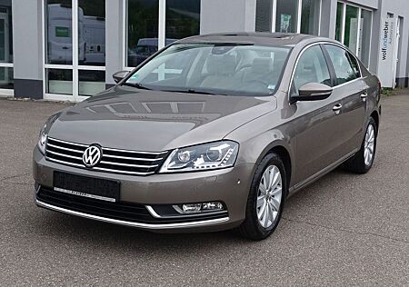 VW Passat Volkswagen Lim.Comfortline"Navi"Bi-Xenon"Eshd"1-Hand