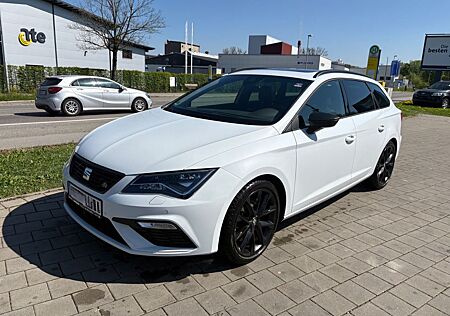 Seat Leon ST FR Black Matt Edition / vollaustatt