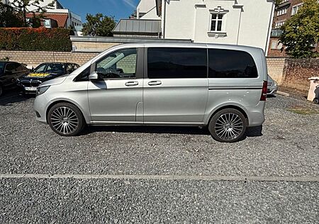 Mercedes-Benz V 220 V -Klasse EDITION ROLLSTUHLLIFT STANDHEIZ