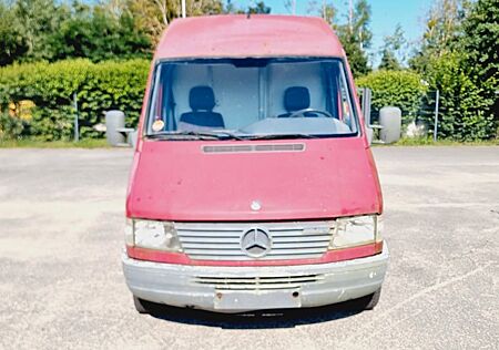 Mercedes-Benz Sprinter 208 Hoch / Lang