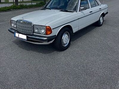 Mercedes-Benz 230e 123W