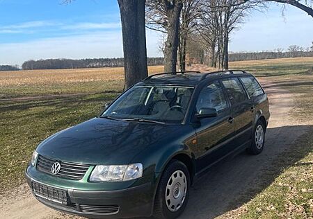 VW Passat Volkswagen 1.8 Basis