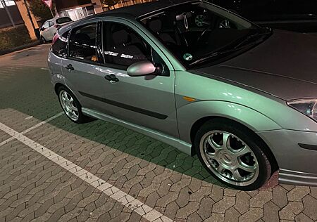 Ford Focus 1.6 -