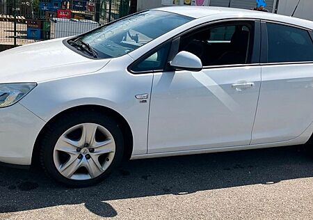 Opel Astra 1.4 Turbo 150 Jahre 88kW 150 Jahr...
