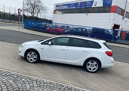 Opel Astra J Sports Tourer Design Edition