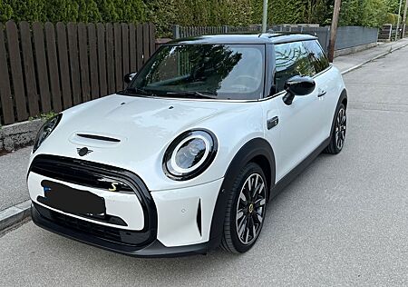 Mini Cooper SE Yours Trim Pano HUD Leder