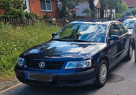 VW Passat Volkswagen 1.8 Basis