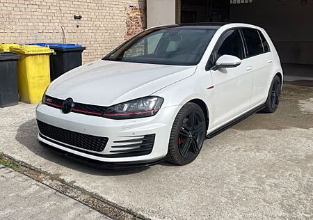 VW Golf Volkswagen 2.0 TSI DSG BMT GTI GTI
