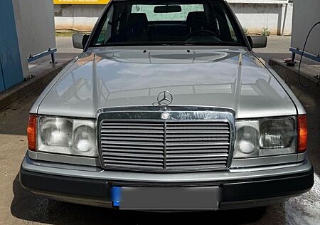 Mercedes-Benz 320
