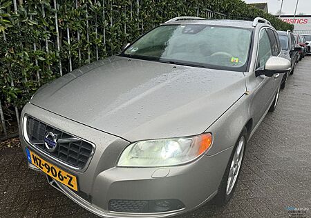 Volvo V70 2.0 T5