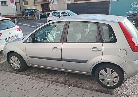 Ford Fiesta 1.4 Ghia Ghia