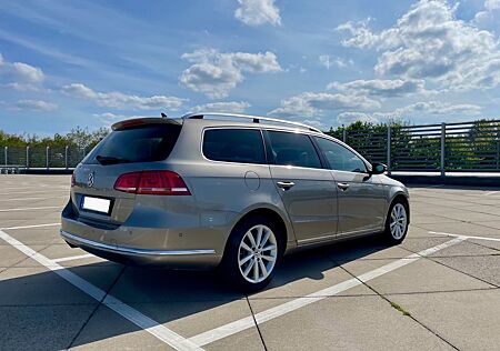 VW Passat Variant Volkswagen Highline TDI 6-Gang-DSG (MJ2013)