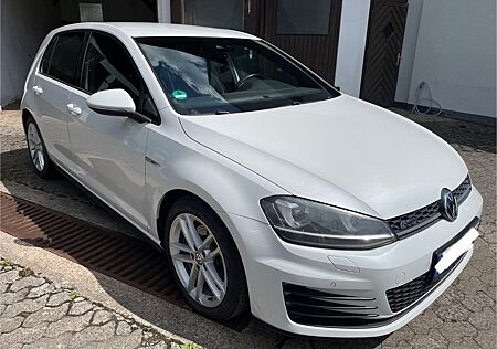 VW Golf Volkswagen 2.0 TDI BMT GTD