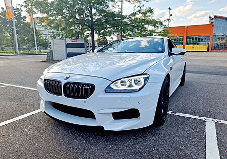 BMW M6 Coupé Carbon DEUTSCH*SCHECKHEFT*ORIGINAL