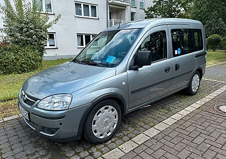 Opel Combo 1.3 CDTI ecoFLEX - Behindertengerecht