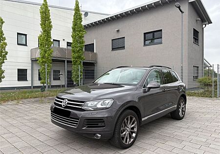 VW Touareg Volkswagen 3.0 V6 TDI * XENON * LED * NAVI * VOLL *