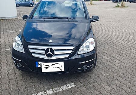 Mercedes-Benz B 200 -