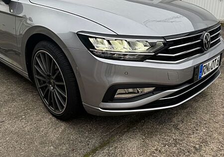 VW Passat Variant Volkswagen 2.0 TDI SCR DSG LED Massages. ACC