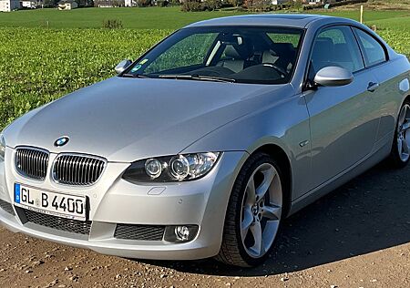 BMW 330d Coupé - Erstbesitz, 83.000km, Autom., Leder