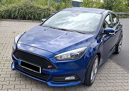 Ford Focus 2.0 TDCi ST 2. Hand - TOP-Zustand!