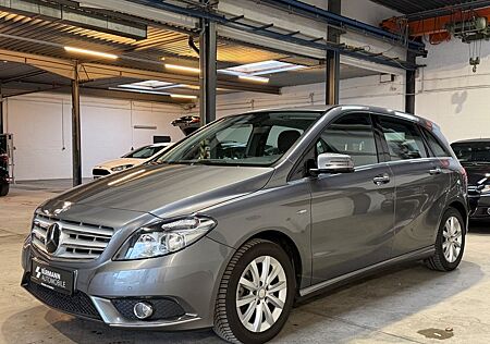 Mercedes-Benz B 180 /PDC/ANHÄNGERKUPPLUNG/ALLWETTER/NEBEL/KLIMA