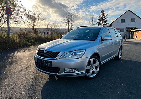 Skoda Octavia Combi Sport Edition Scheckheft SZH