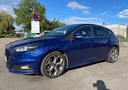 Ford Focus Lim. ST