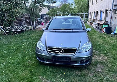 Mercedes-Benz 200