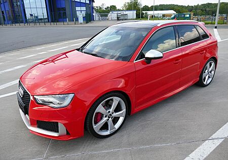 Audi RS3 2.5 TFSI S tronic quattro Sportback SCHALEN