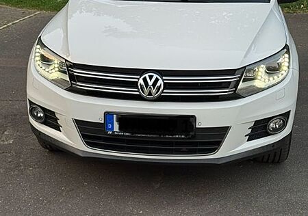 VW Tiguan Volkswagen 2.0 TSI DSG 4MOTION Sport & Style Spo...