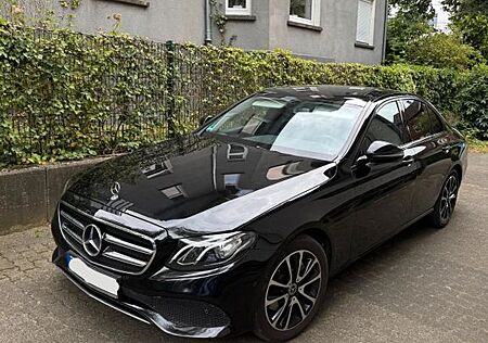 Mercedes-Benz E 200 Autom. - Night Paket - Ambientebeleuchtung
