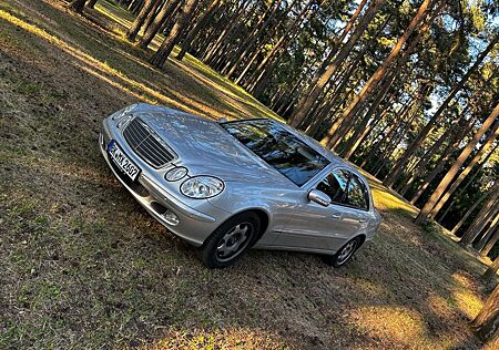 Mercedes-Benz E 200 KOMPRESSOR CLASSIC Classic