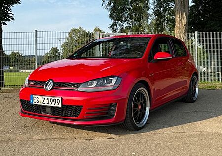 VW Golf Volkswagen 2.0 TSI DSG BMT GTI Performance