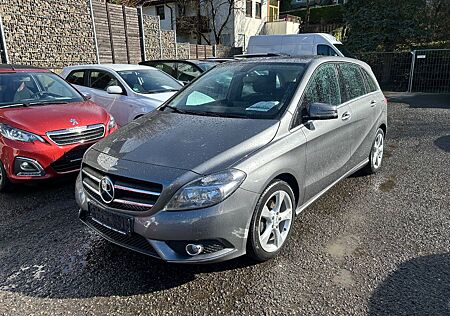 Mercedes-Benz B 200 <Automatik, AHK, Bluetooth...>