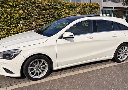 Mercedes-Benz CLA 180 Shooting Brake -