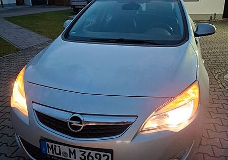 Opel Astra 1.4 Turbo 150 Jahre 103kW 150 Jah...
