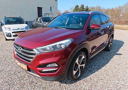 Hyundai Tucson Premium 4WD LEDER KLIMA NAVI LMF PDC