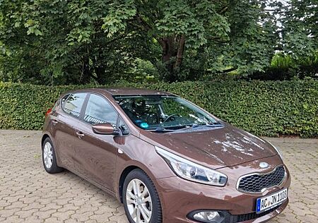 Kia Cee'd / Ceed 1.4 CVVT Edition 7 Edition 7