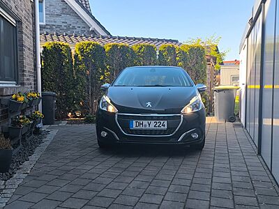Peugeot 208 1.6 Allure BlueHDi 120 STOP & START Allure