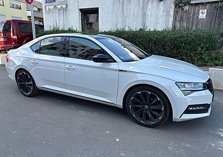 Skoda Superb Lim. Sportline 4x4*PANO*ViRTUAL*CANTON