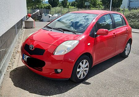 Toyota Yaris 1,3-l-VVT-i Executive Executive