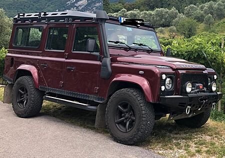 Land Rover Defender 110 STW Top Zustand Legende Klassiker