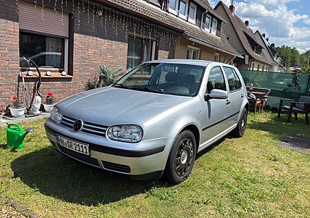 VW Golf Volkswagen 4 1.6 16v special edition TÜV