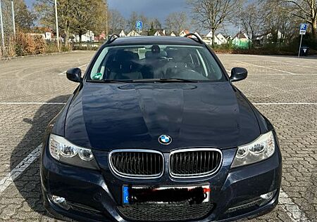 BMW 318i Touring -