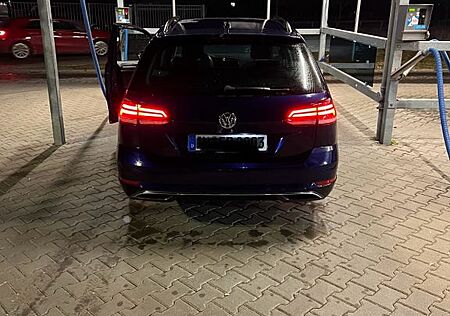 VW Golf Volkswagen 2.0 TDI SCR DSG UNITED Variant UNITED